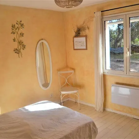 Villa De 5 Chambres A Pianottoli Caldarello A 300 M De La Plage Avec Piscine Privee Jardin Clos Et Wifi * Pianottoli-Caldarello (Corsica)